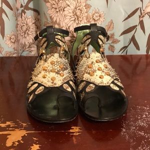 Ivy Kirzhner Crab Sandals - 8 - Preowned